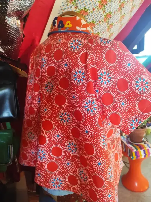 blouse "j'assume mes 70s" 🕺✨ blouse "j'assume mes 70s" 🕺✨