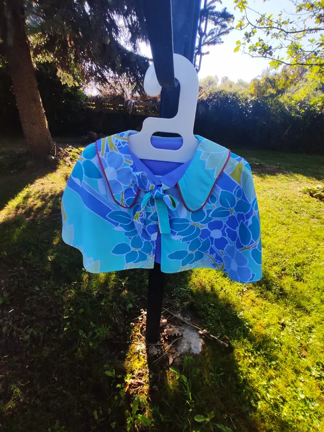 💜 cape épaules réversible en laine et draps vintage descamps 💙 💜 cape épaules réversible en laine et draps vintage descamps 💙