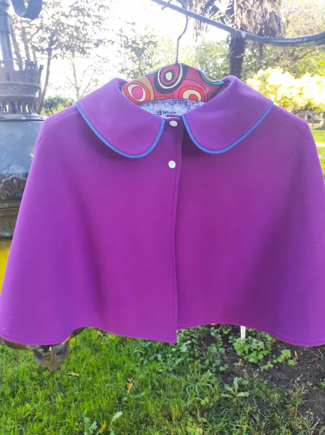 🌸 cape d’épaules réversible en polaire et tissu vintage fleuri 🌸 cape d’épaules réversible en polaire et tissu vintage fleuri